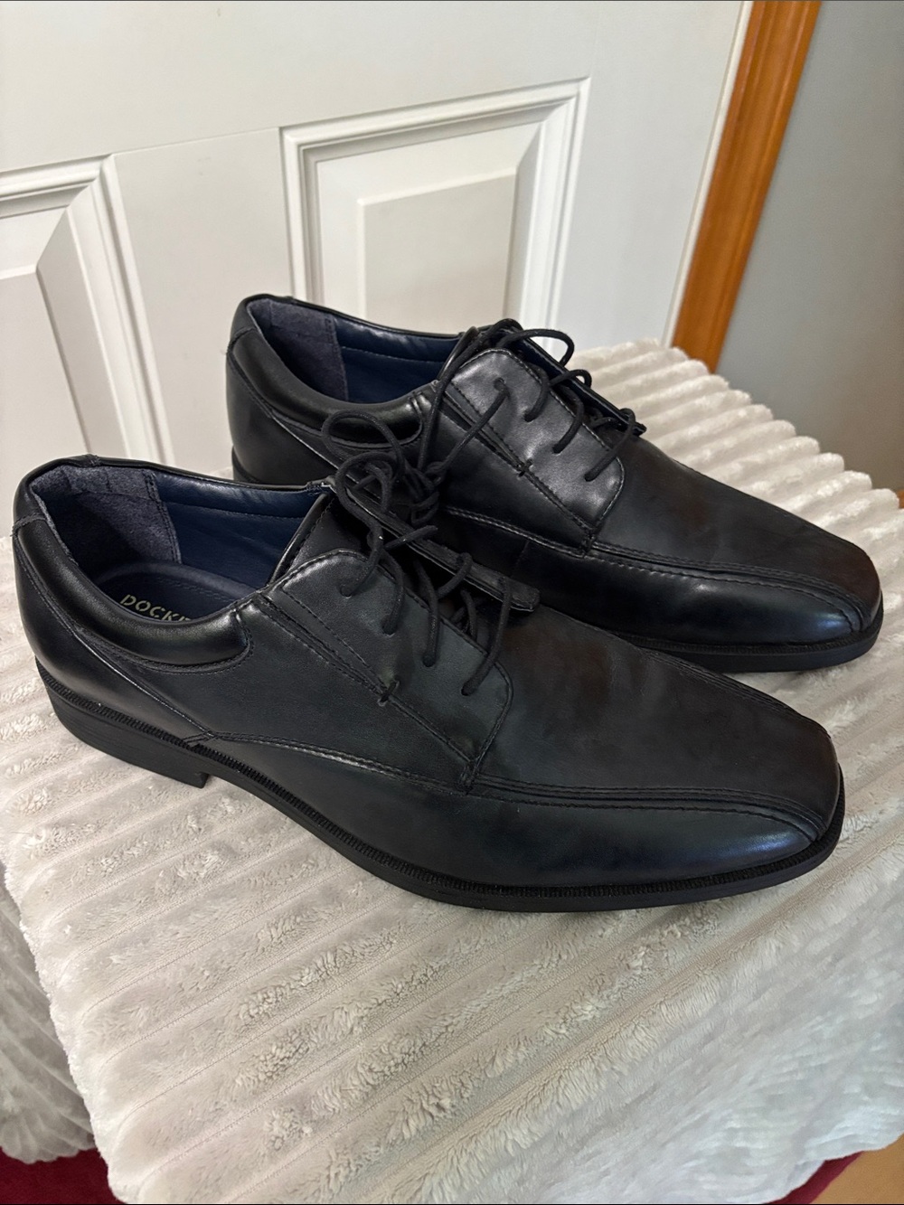 EUC Dockers Non-Slip Black Leather Lace-Up         Derby Shoes Size
